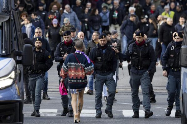 Manifestazione politica a Roma contro il decreto sulla sicurezza